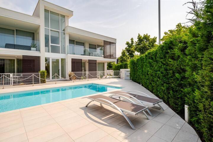 Apartment Luma With Pool Lido di Jesolo Eksteriør billede
